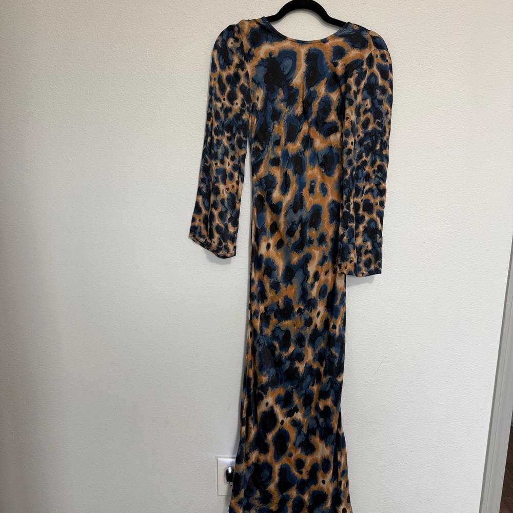 Elegant Leopard Print Long Sleeve Dress
